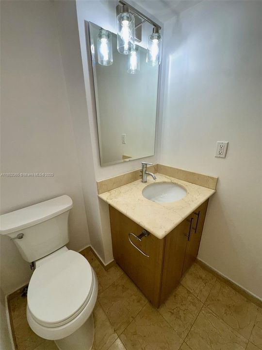 En Venta: $790,000 (1 camas, 1 baños, 896 Pies cuadrados)