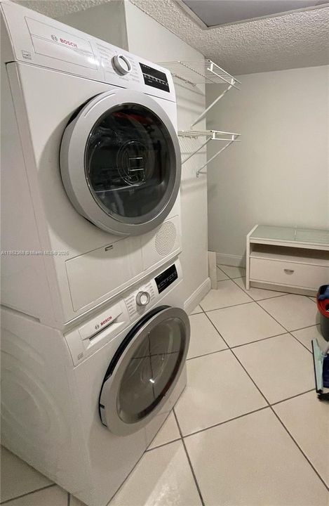 For Sale: $545,000 (2 beds, 2 baths, 1290 Square Feet)