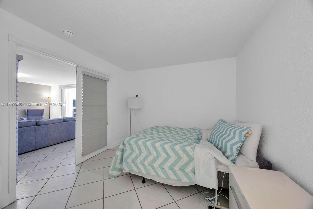 For Sale: $545,000 (2 beds, 2 baths, 1290 Square Feet)