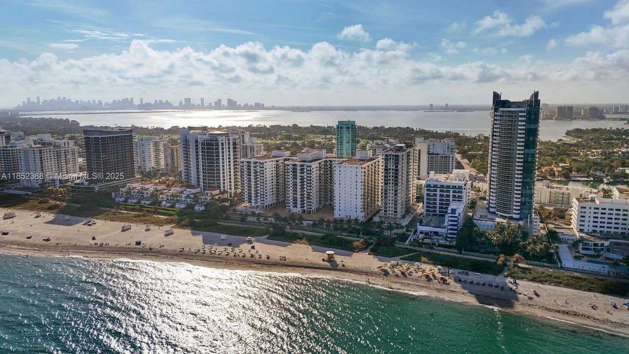 For Sale: $545,000 (2 beds, 2 baths, 1290 Square Feet)