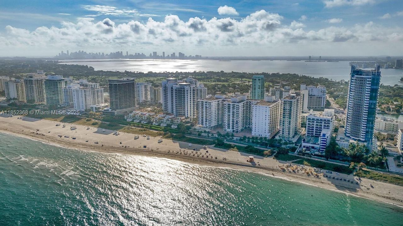 For Sale: $545,000 (2 beds, 2 baths, 1290 Square Feet)