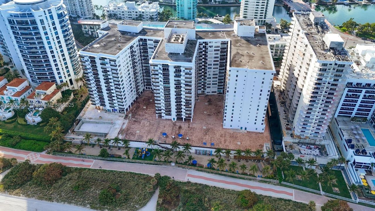 For Sale: $545,000 (2 beds, 2 baths, 1290 Square Feet)