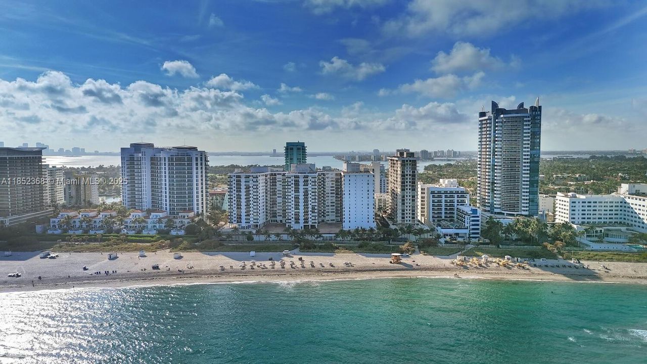 For Sale: $545,000 (2 beds, 2 baths, 1290 Square Feet)