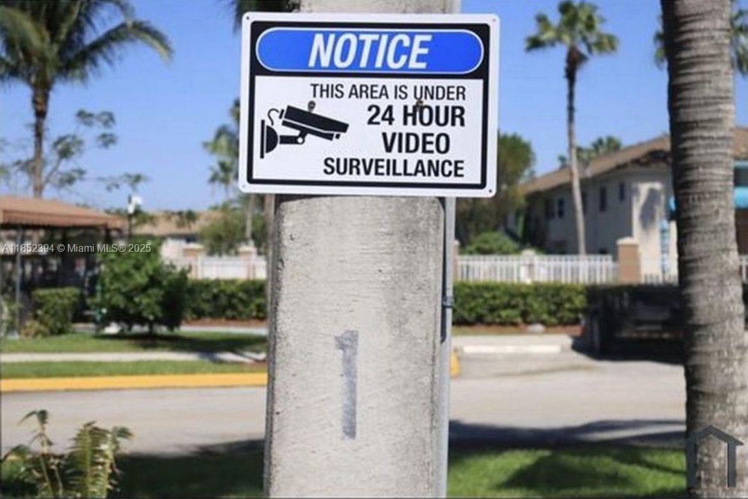 В аренду: $2,300 (3 спален, 2 ванн, 1099 Квадратных фут)