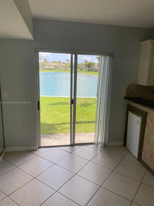 В аренду: $2,300 (3 спален, 2 ванн, 1099 Квадратных фут)