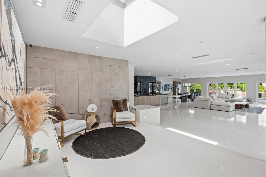 For Sale: $8,995,000 (7 beds, 5 baths, 4596 Square Feet)