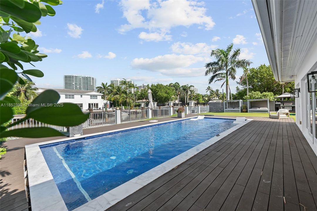 For Sale: $8,995,000 (7 beds, 5 baths, 4596 Square Feet)