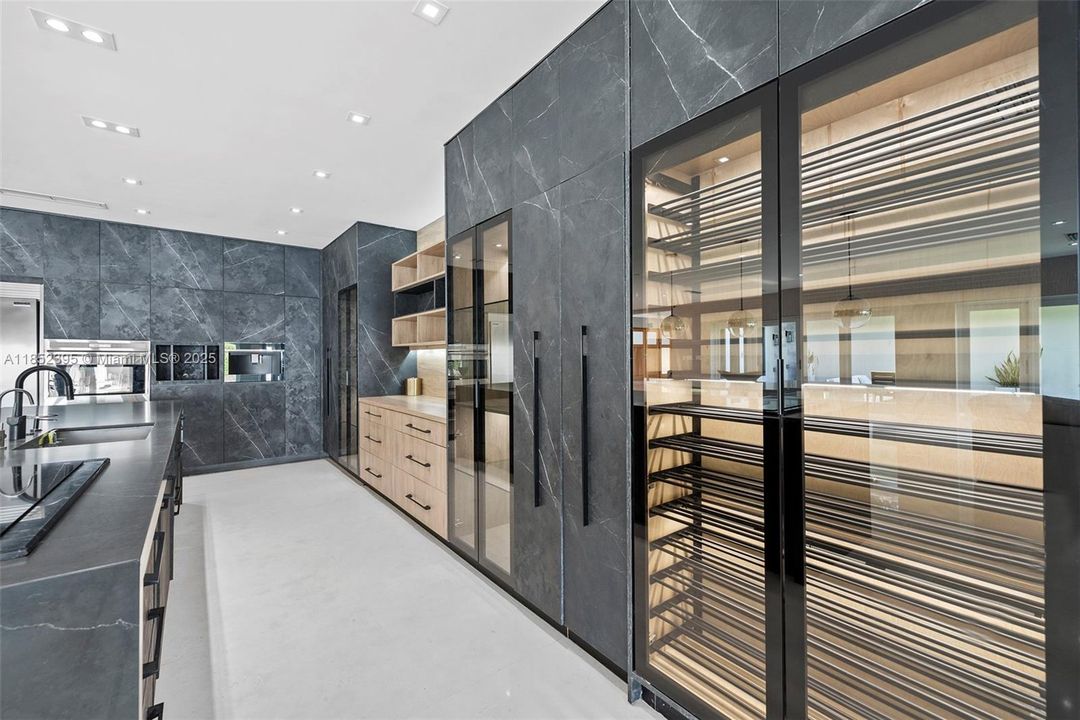 For Sale: $8,995,000 (7 beds, 5 baths, 4596 Square Feet)