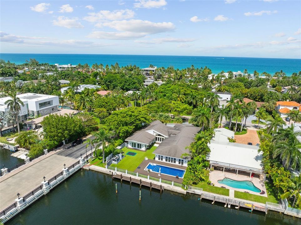 For Sale: $8,995,000 (7 beds, 5 baths, 4596 Square Feet)