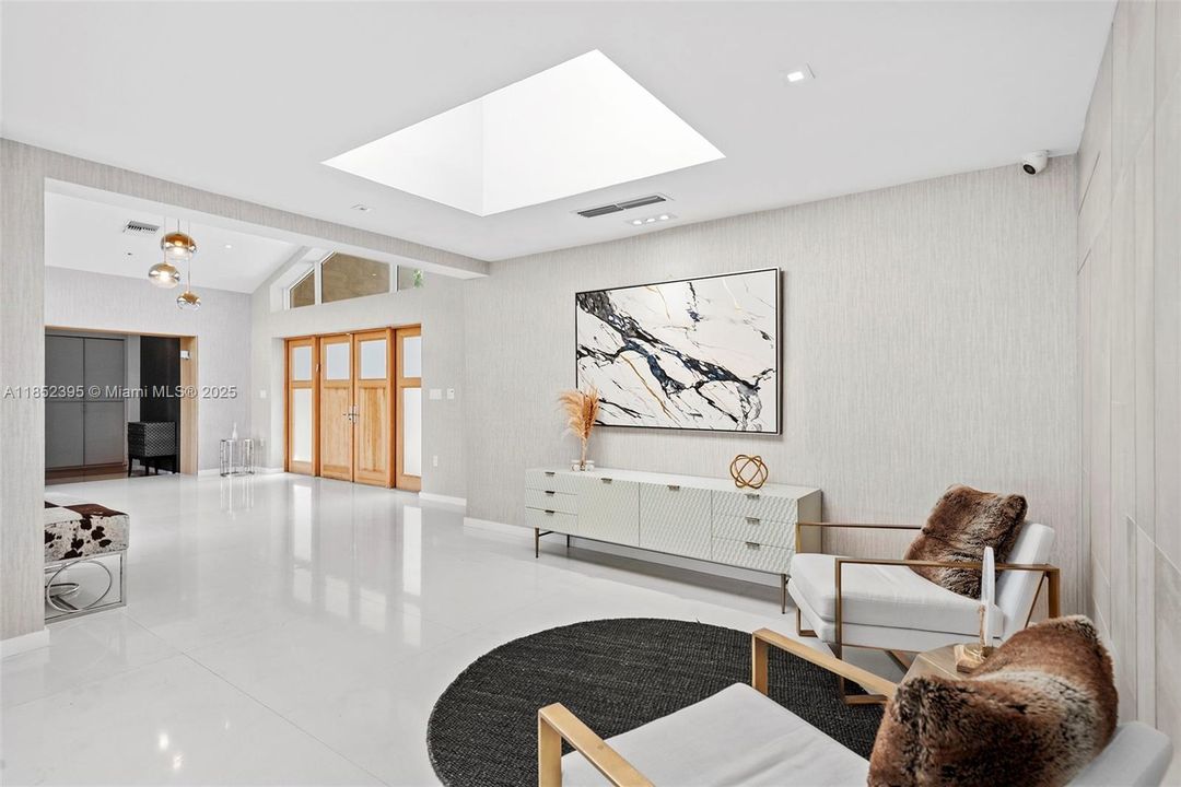 For Sale: $8,995,000 (7 beds, 5 baths, 4596 Square Feet)