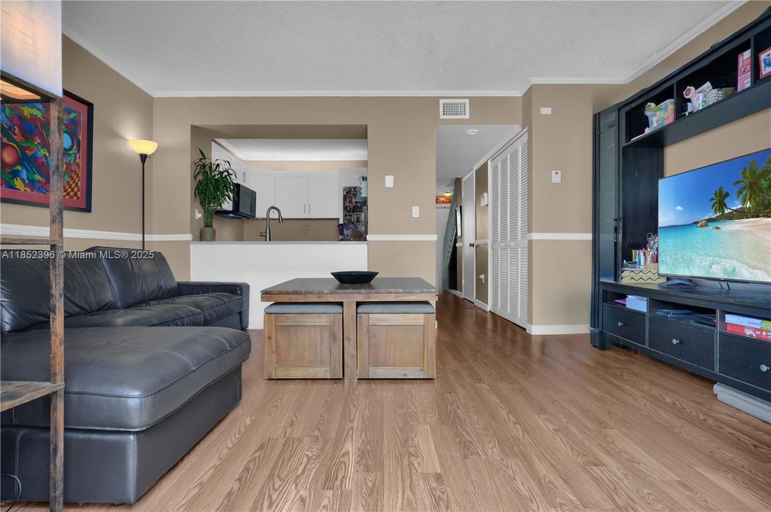 En Venta: $429,000 (2 camas, 1 baños, 1152 Pies cuadrados)