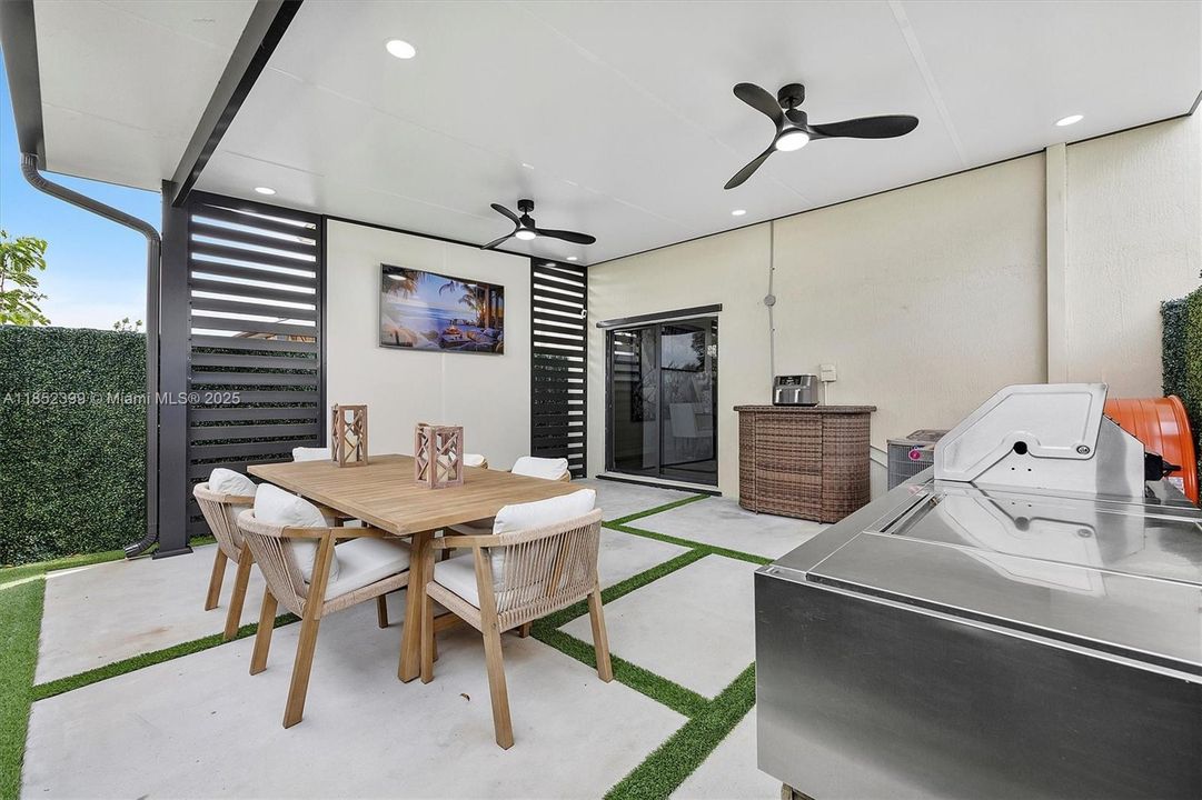 Недавно продано: $452,000 (3 спален, 2 ванн, 1539 Квадратных фут)