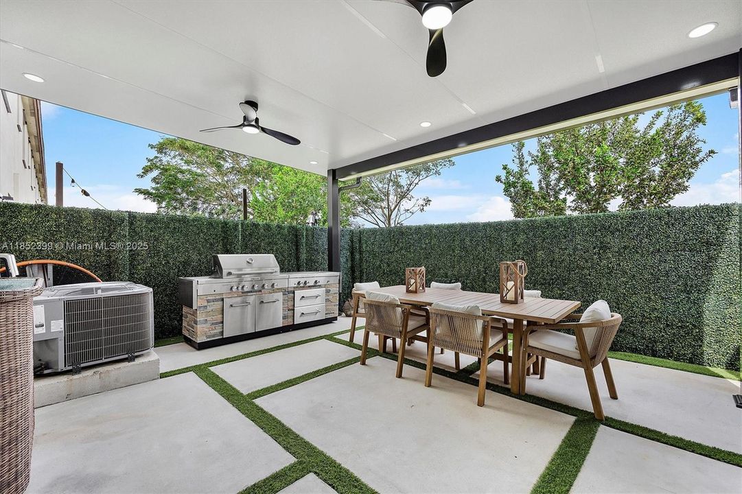 Недавно продано: $452,000 (3 спален, 2 ванн, 1539 Квадратных фут)