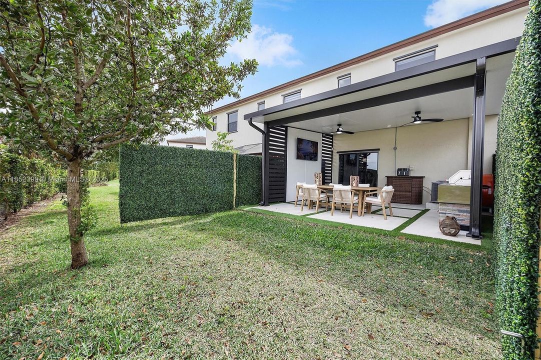 Недавно продано: $452,000 (3 спален, 2 ванн, 1539 Квадратных фут)