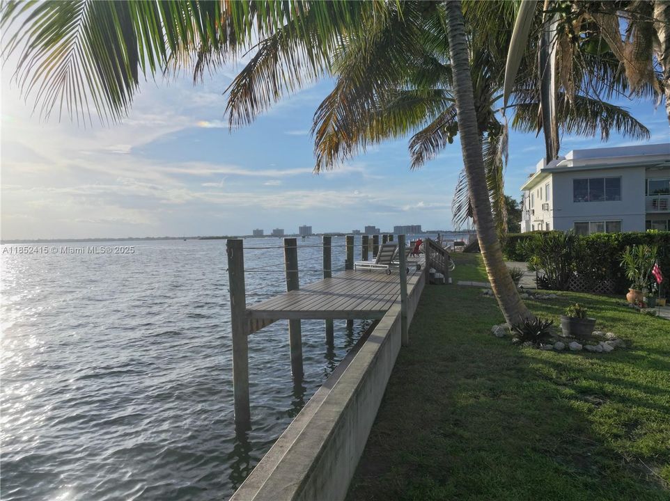 En Venta: $350,000 (2 camas, 2 baños, 1035 Pies cuadrados)