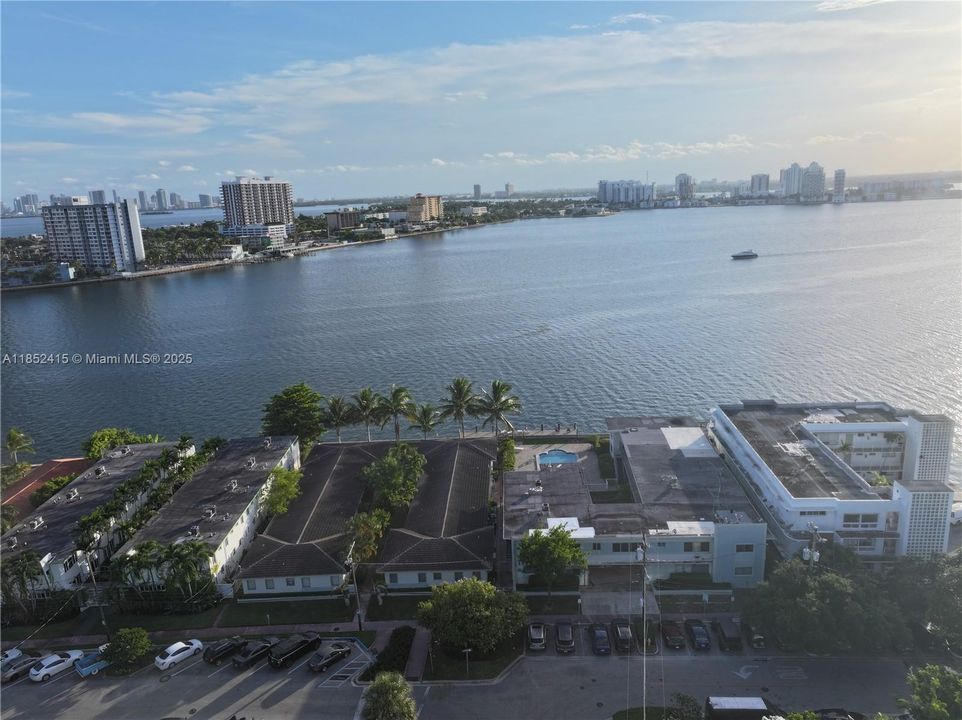 En Venta: $350,000 (2 camas, 2 baños, 1035 Pies cuadrados)