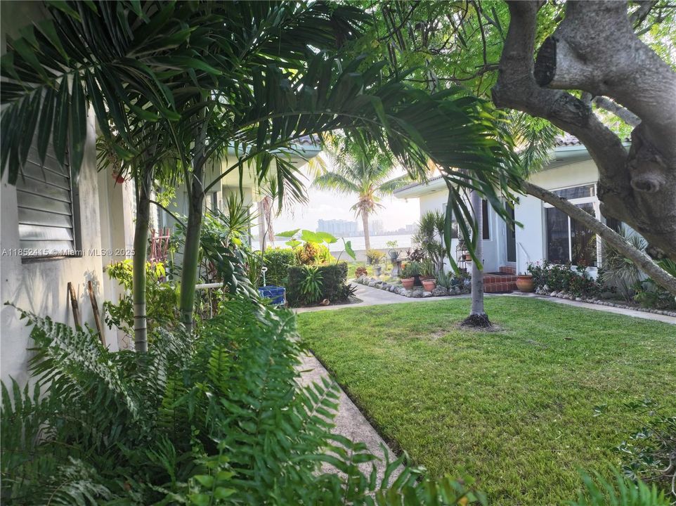 En Venta: $350,000 (2 camas, 2 baños, 1035 Pies cuadrados)