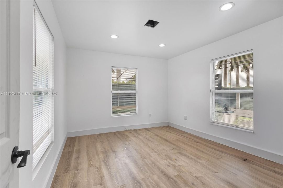 待售: $4,800,000 (0 贝兹, 0 浴室, 0 平方英尺)