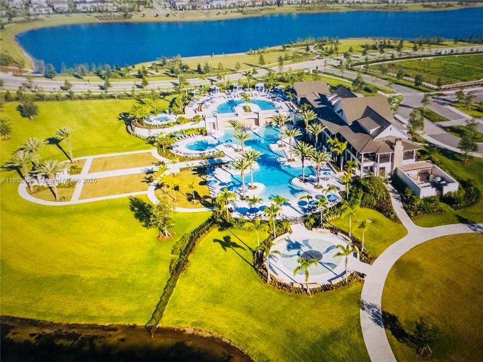 Под контрактом: $3,150 (3 спален, 2 ванн, 1758 Квадратных фут)