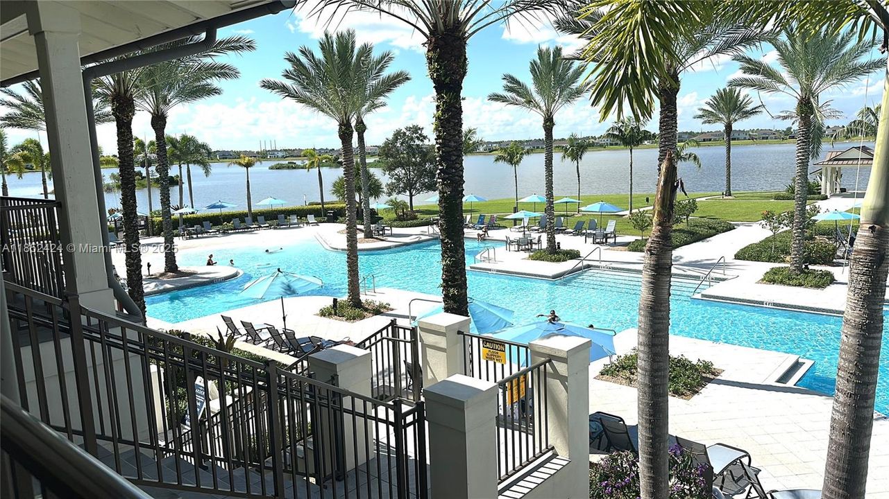 Под контрактом: $3,150 (3 спален, 2 ванн, 1758 Квадратных фут)