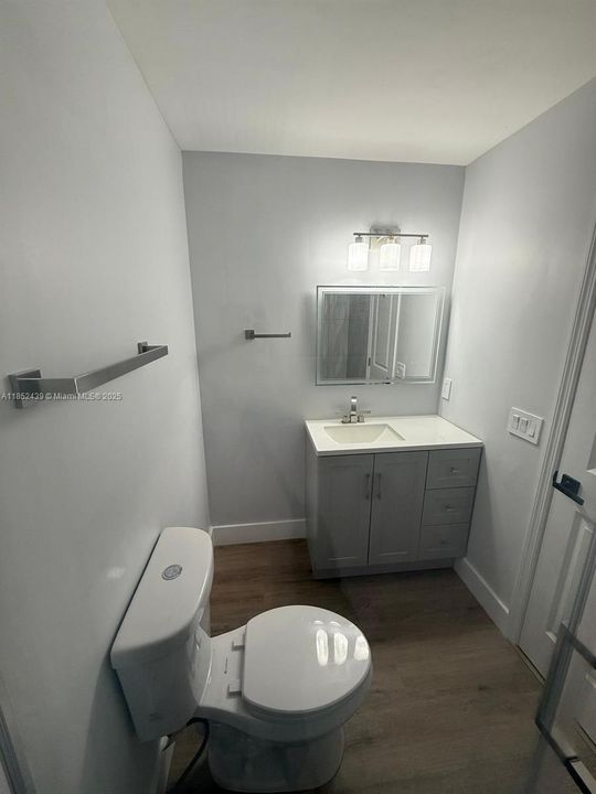 2nd bathroom