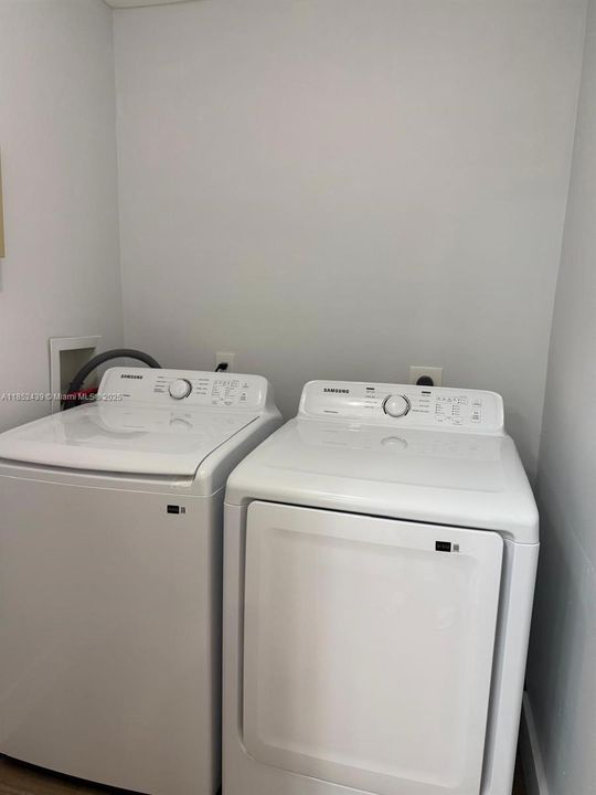 Brand new oversized washer/dryer
