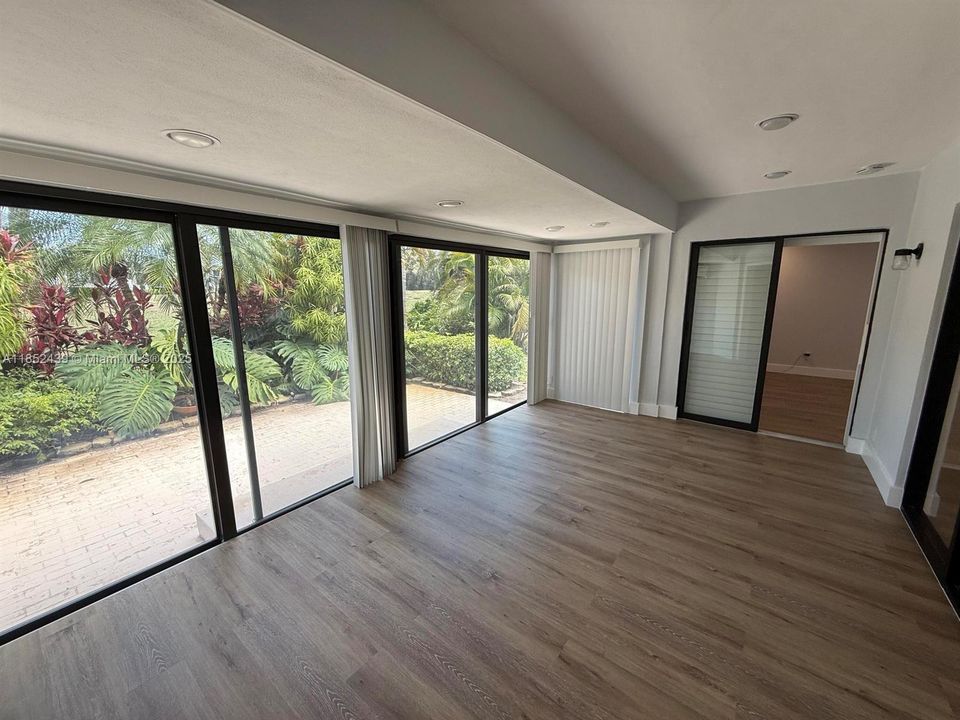 En Venta: $369,900 (2 camas, 2 baños, 2036 Pies cuadrados)