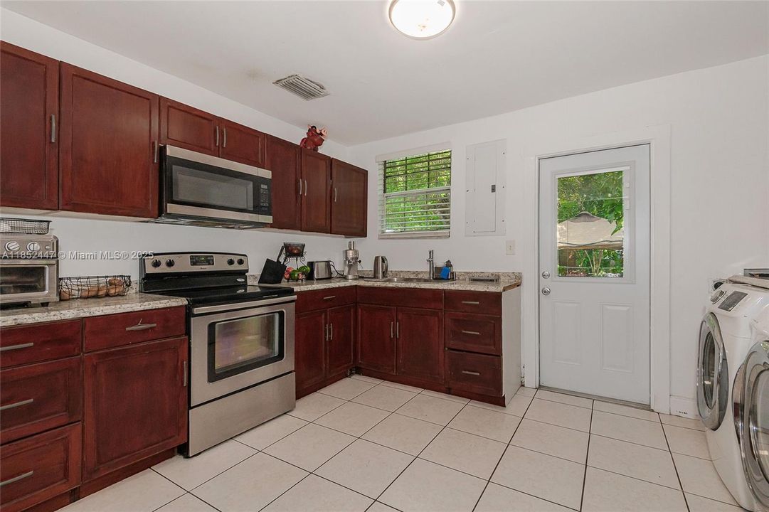 На продажу: $599,000 (0 спален, 0 ванн, 1560 Квадратных фут)