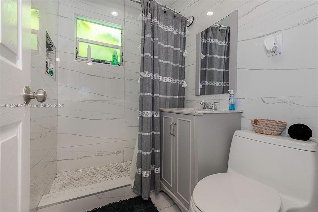 На продажу: $599,000 (0 спален, 0 ванн, 1560 Квадратных фут)