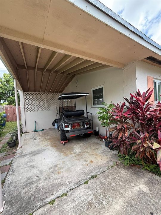 Недавно продано: $644,995 (5 спален, 4 ванн, 1956 Квадратных фут)