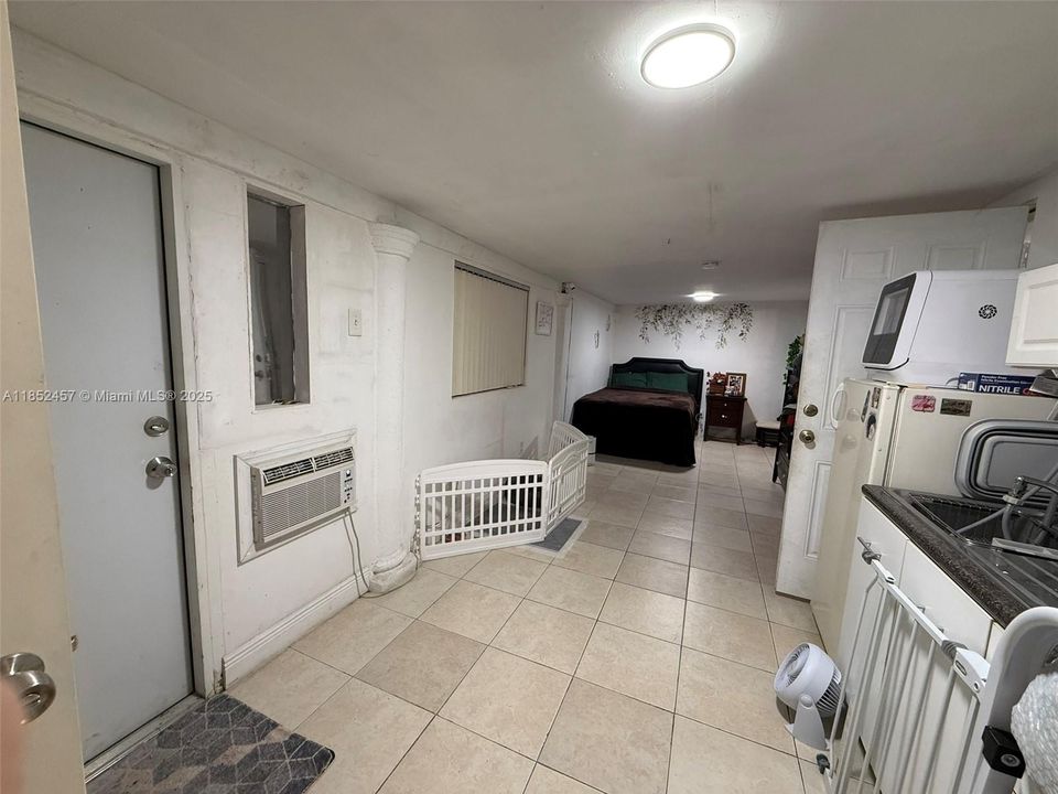 Недавно продано: $644,995 (5 спален, 4 ванн, 1956 Квадратных фут)