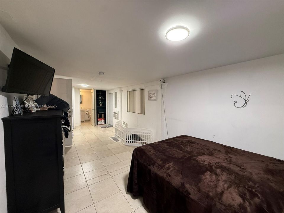 Недавно продано: $644,995 (5 спален, 4 ванн, 1956 Квадратных фут)