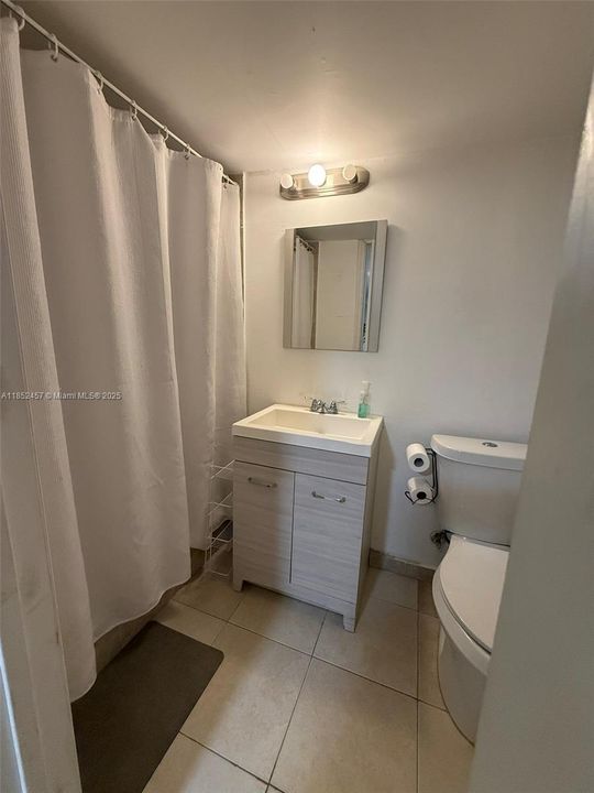 Недавно продано: $644,995 (5 спален, 4 ванн, 1956 Квадратных фут)