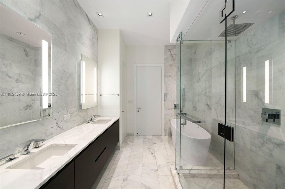 En Venta: $3,495,000 (3 camas, 3 baños, 2069 Pies cuadrados)