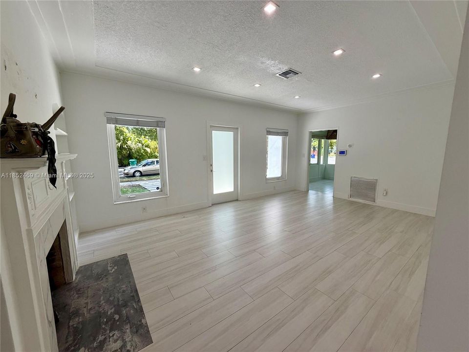 Недавно арендовано: $6,300 (3 спален, 2 ванн, 1568 Квадратных фут)