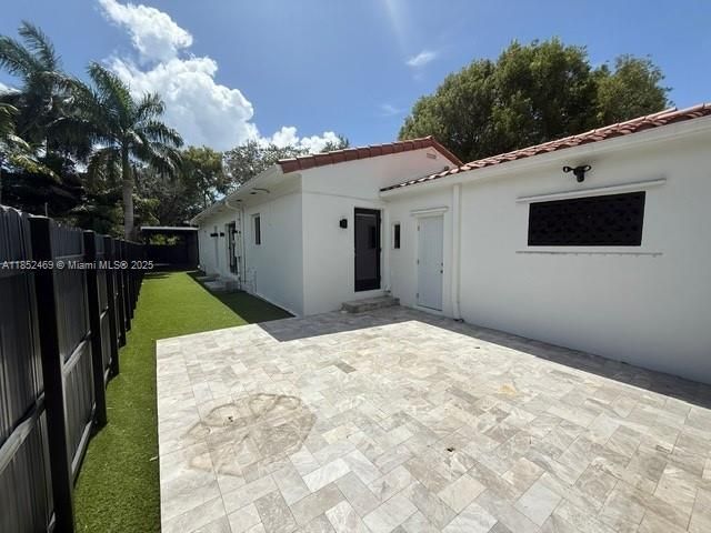 Недавно арендовано: $6,300 (3 спален, 2 ванн, 1568 Квадратных фут)