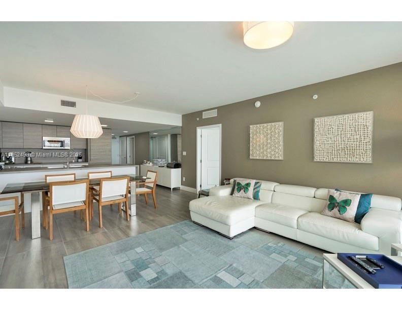 For Sale: $1,100,000 (3 beds, 3 baths, 1753 Square Feet)