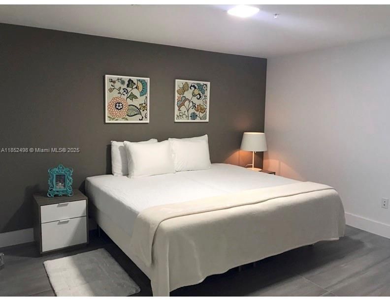 For Sale: $1,100,000 (3 beds, 3 baths, 1753 Square Feet)