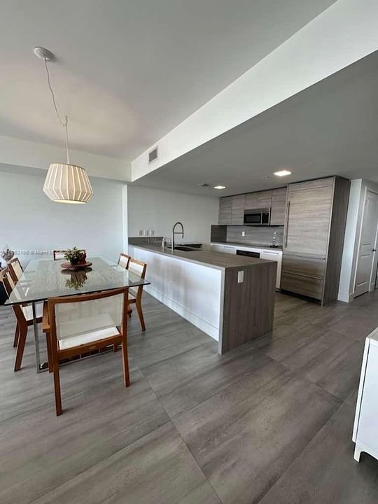 For Sale: $1,100,000 (3 beds, 3 baths, 1753 Square Feet)