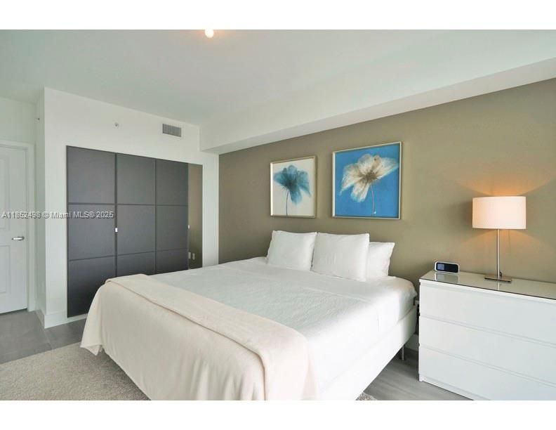 For Sale: $1,100,000 (3 beds, 3 baths, 1753 Square Feet)