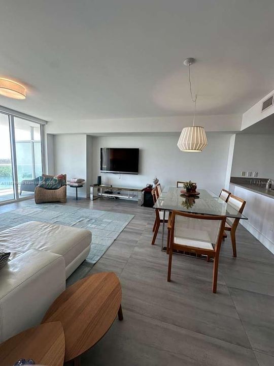 For Sale: $1,100,000 (3 beds, 3 baths, 1753 Square Feet)