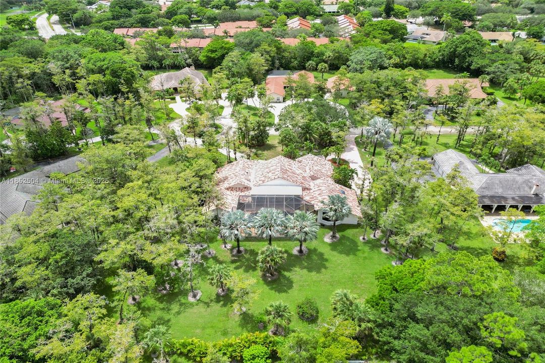 На продажу: $1,348,800 (6 спален, 4 ванн, 4323 Квадратных фут)