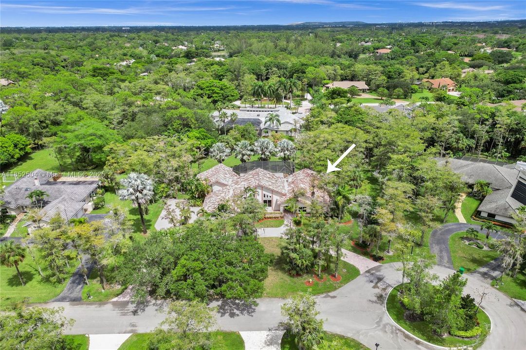 На продажу: $1,348,800 (6 спален, 4 ванн, 4323 Квадратных фут)