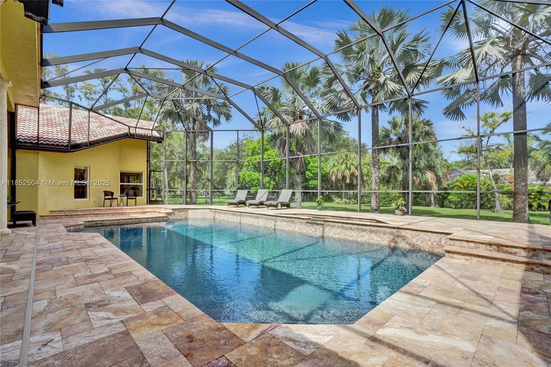 На продажу: $1,348,800 (6 спален, 4 ванн, 4323 Квадратных фут)