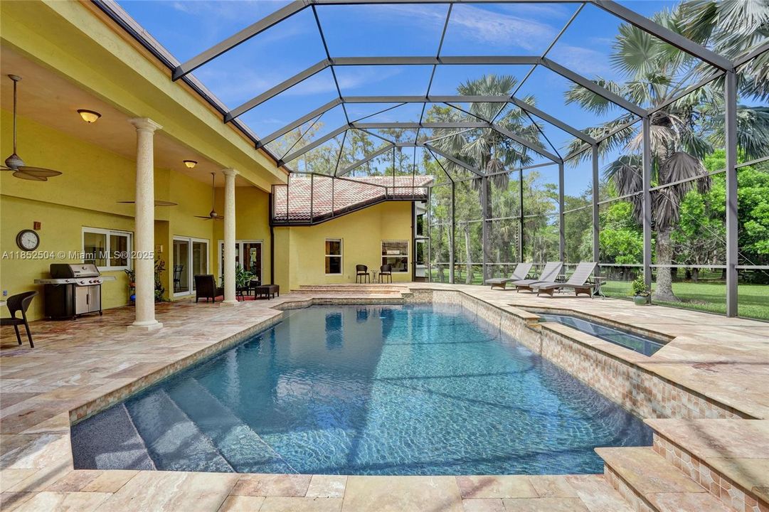 На продажу: $1,348,800 (6 спален, 4 ванн, 4323 Квадратных фут)