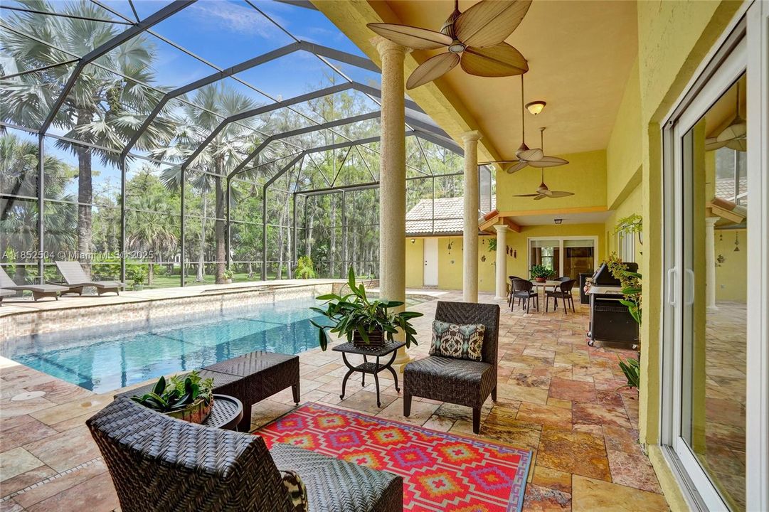 На продажу: $1,348,800 (6 спален, 4 ванн, 4323 Квадратных фут)