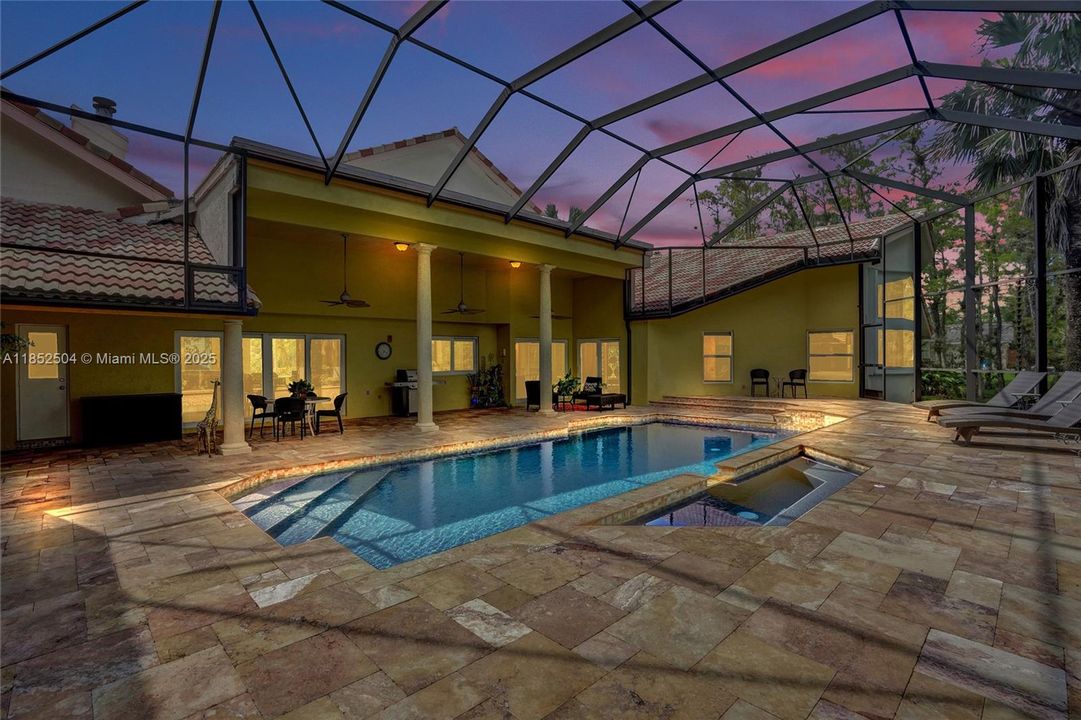 На продажу: $1,348,800 (6 спален, 4 ванн, 4323 Квадратных фут)