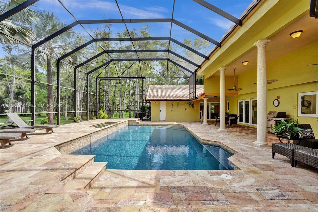 На продажу: $1,348,800 (6 спален, 4 ванн, 4323 Квадратных фут)