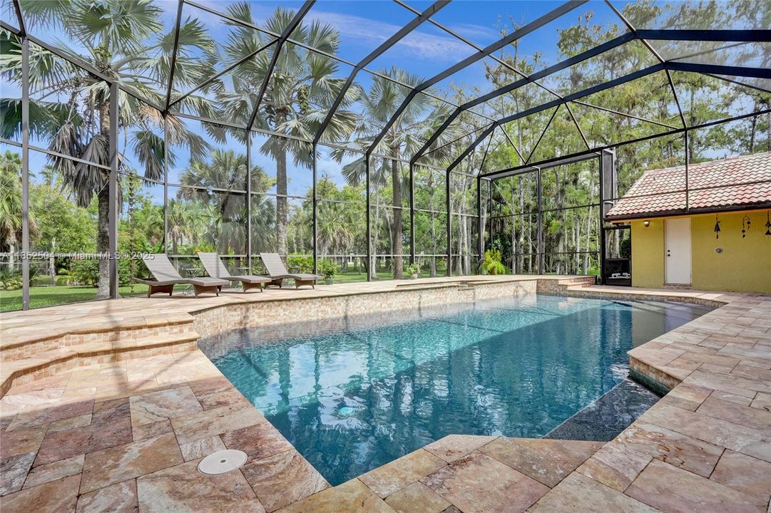 На продажу: $1,348,800 (6 спален, 4 ванн, 4323 Квадратных фут)