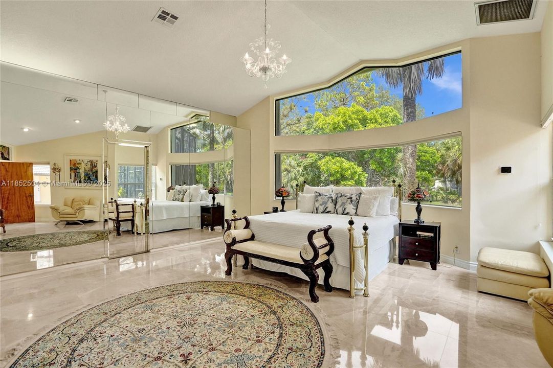 На продажу: $1,348,800 (6 спален, 4 ванн, 4323 Квадратных фут)